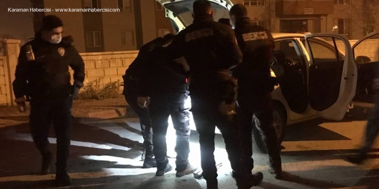 Kayseri'de "Dur" İhtarına Uymayan Sürücünün Otomobilinden Uyuşturucu Ve Tabanca Çıktı