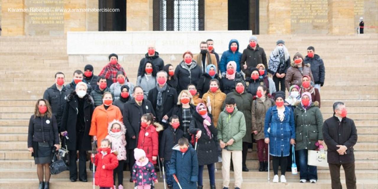 Gören Kalpler Eğitim Derneği Anıtkabir'i Ziyaret Etti