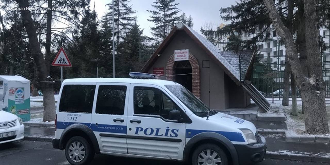 Kayseri'de Sosyal Yardım Almak İçin Muhtarlığa Giden Kişi Kalp Krizi Geçirerek Öldü