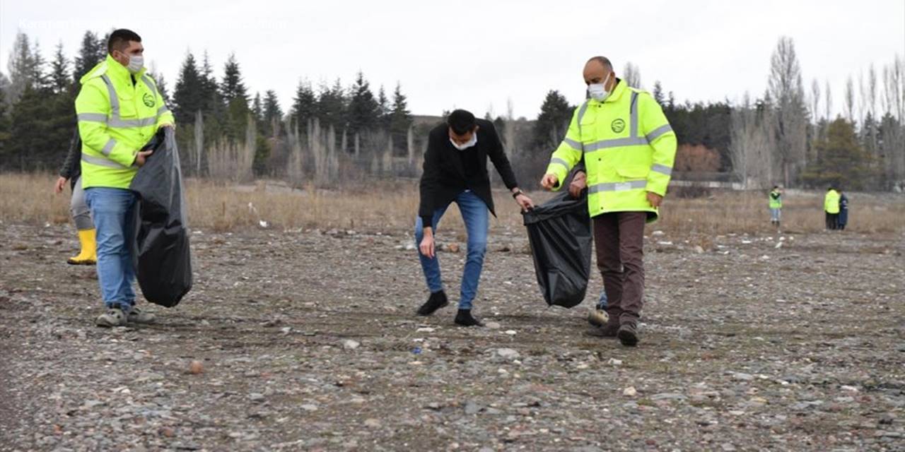 Aski, Baraj Ve Göl Kıyılarındaki Atık Ve Çöpleri Temizliyor