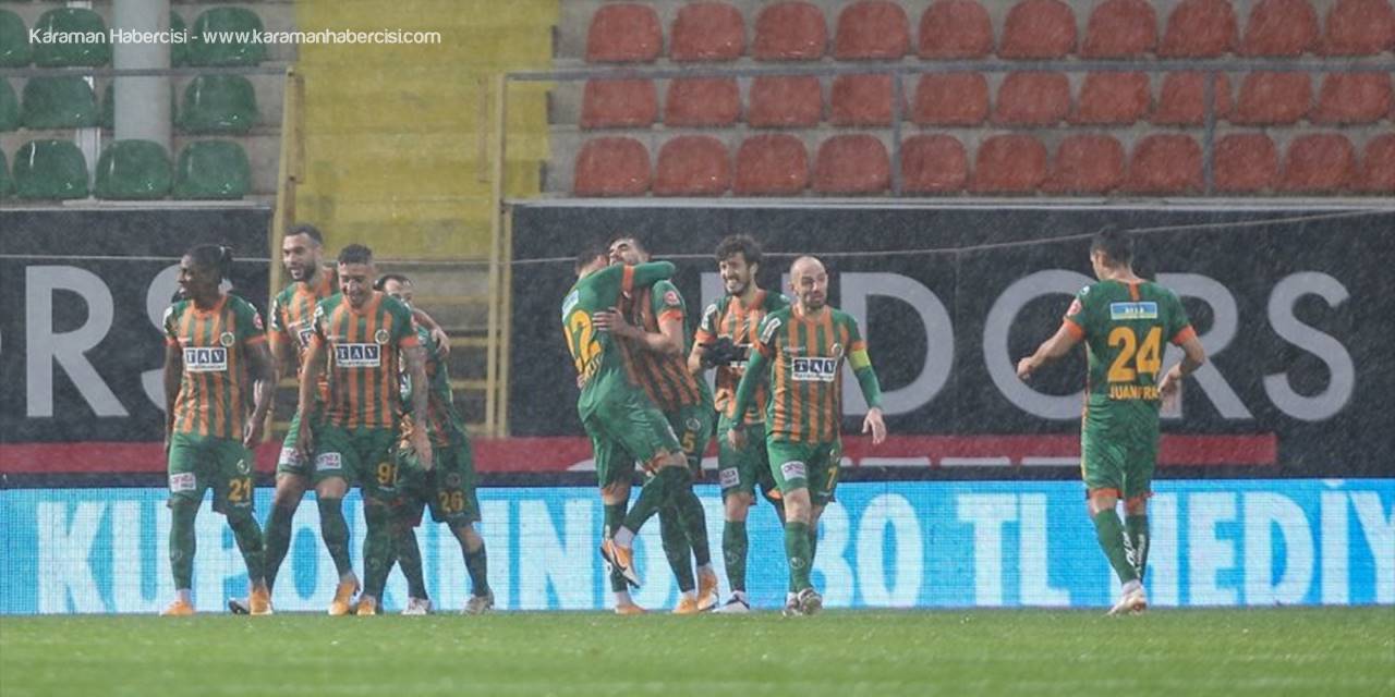 Alanyaspor-sivasspor Maçı Yarına Ertelendi