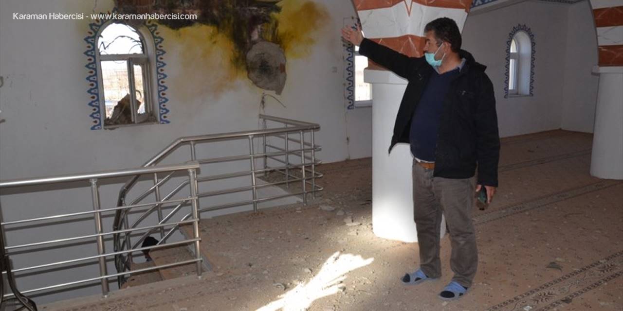 Karaman'da Yıldırım İsabet Eden Caminin Minaresi Yıkıldı