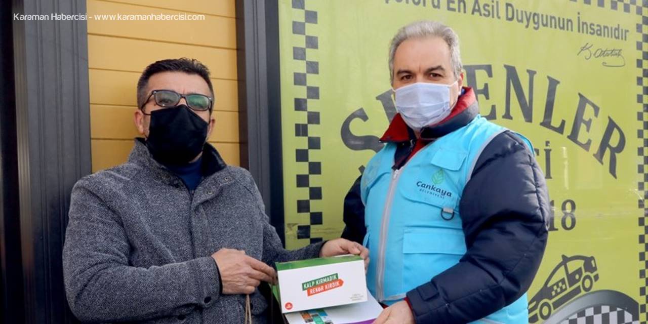 Çankaya Belediyesi Vatandaşlara Dağıttığı Maskeleri Kendi Üretiyor