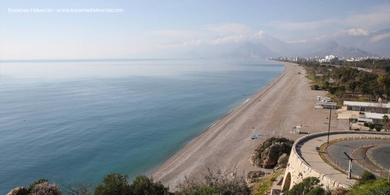 Turizm Merkezleri Antalya Ve Muğla Sokağa Çıkma Kısıtlamasıyla Sessizliğe Büründü