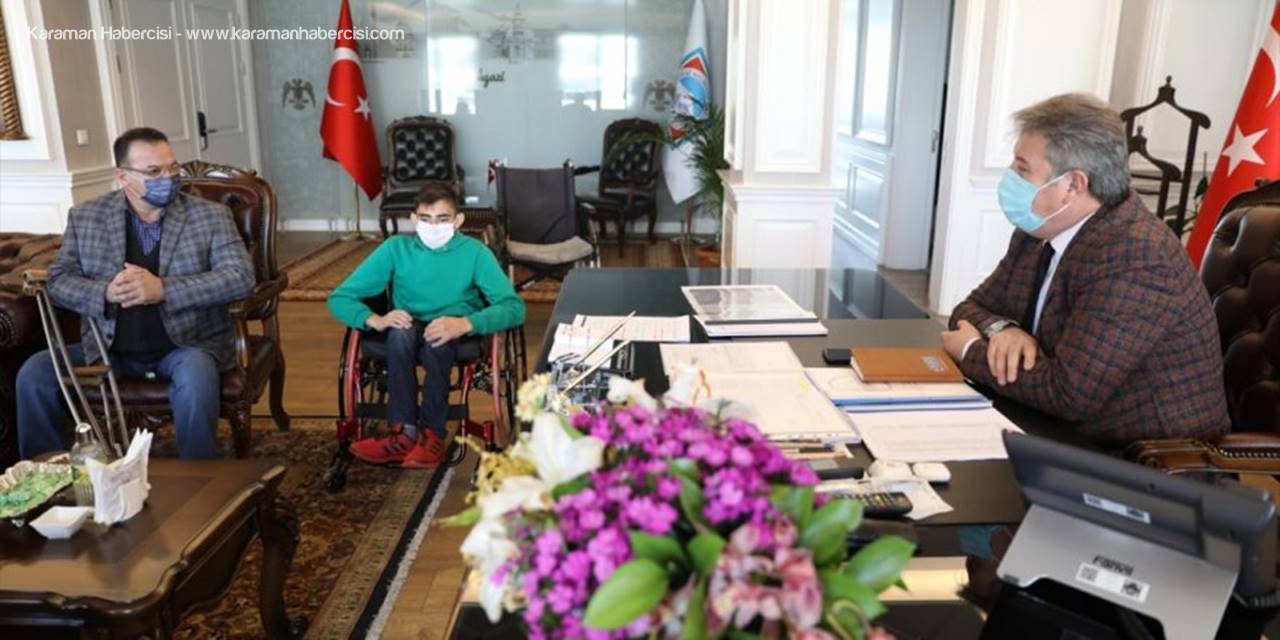 Bedensel Engelli Sporcuya Melikgazi Belediyesinden Yeni Tekerlekli Sandalye