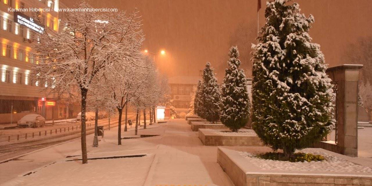 Kayseri'de Karlı Gece