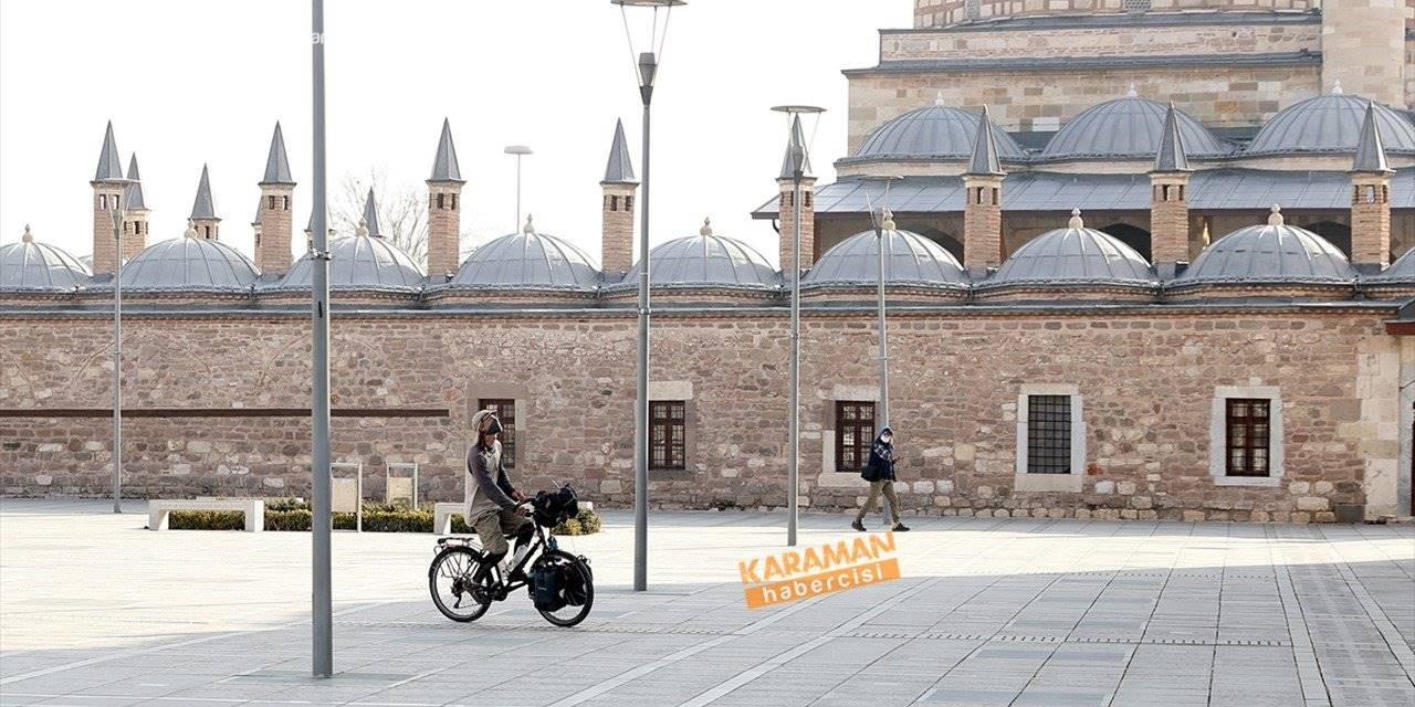 Bisikletiyle Dünya Turuna Çıkan Fransız Seyyah, Konya'da Gördüğü Bisiklet Tramvayına Hayran Kaldı