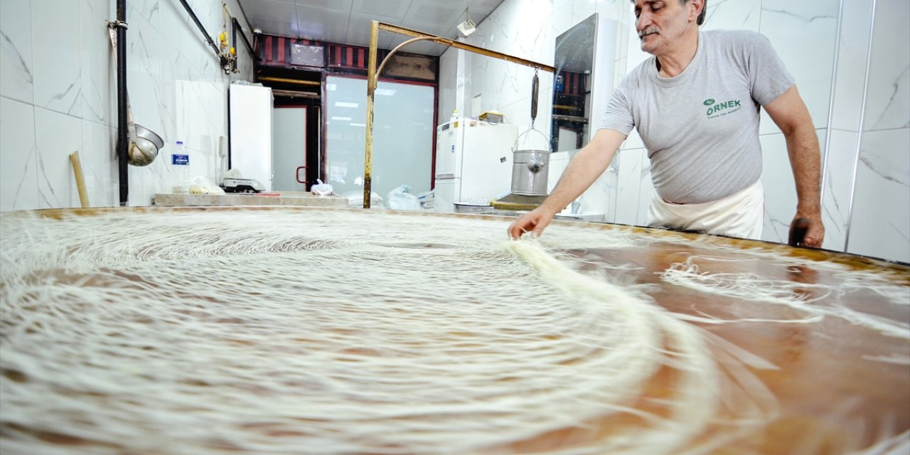 Gariban Tatlısı Tel Kadayıf Sofraları Tatlandırıyor