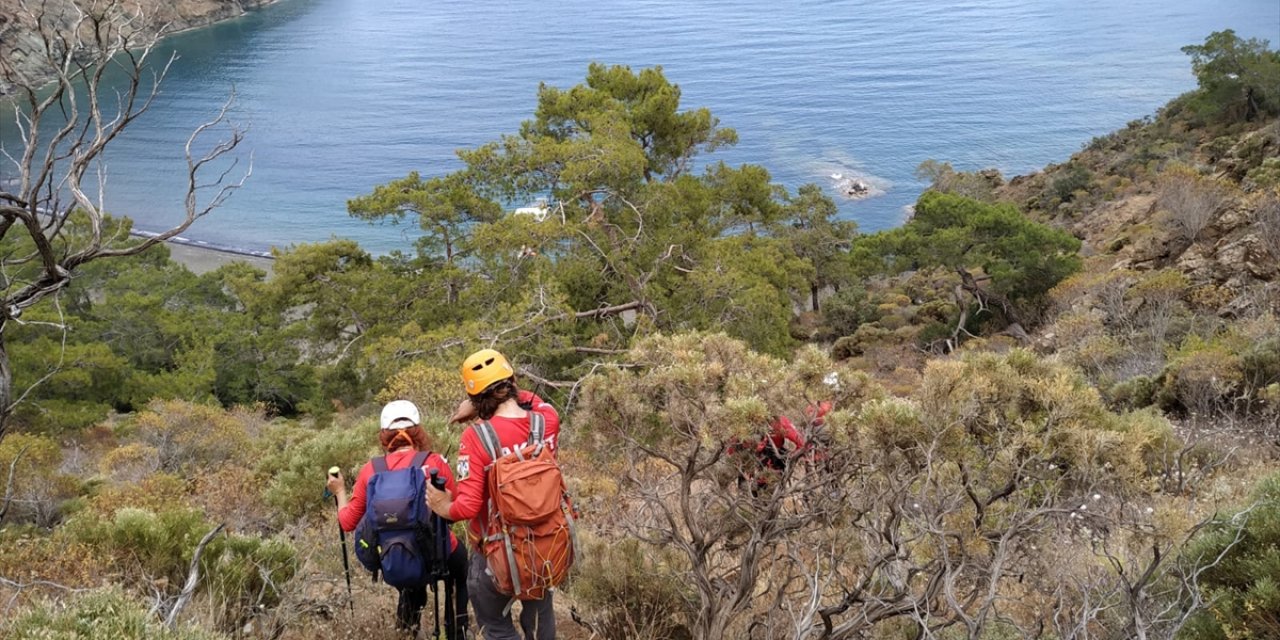 Antalya'da Fotoğraf Çekmek İçin Gittiği Dağlık Bölgede Kaybolan Kişiyi Arama Çalışmaları Devam Ediyor