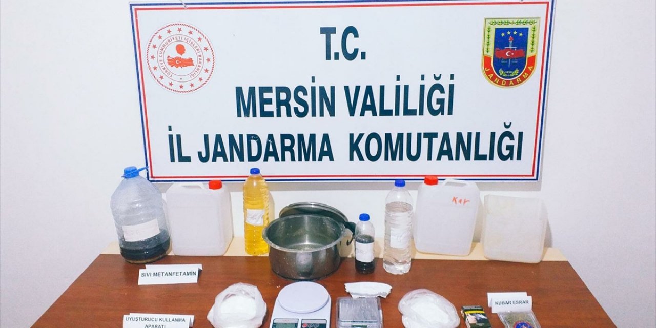 Mersin'de Sentetik Uyuşturucu Üretip Sattıkları İddiasıyla 4 Zanlı Yakalandı