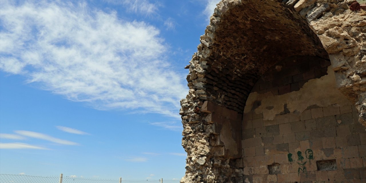 Selçuklu Vakfiyesinde Adı Geçen Asırlık Kızıl Köşk Turizme Kazandırılacak