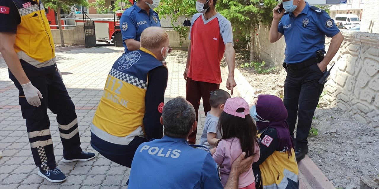 Kayseri'de Gaz Kaçağı Şüphesi Bulunan Evde Yalnız Bırakılan 2 Kardeşi İtfaiye Kurtardı