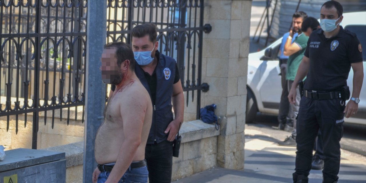 Antalya'da Ev Arkadaşının Silahla Yaraladığı Kişi Hastaneye Kaldırıldı