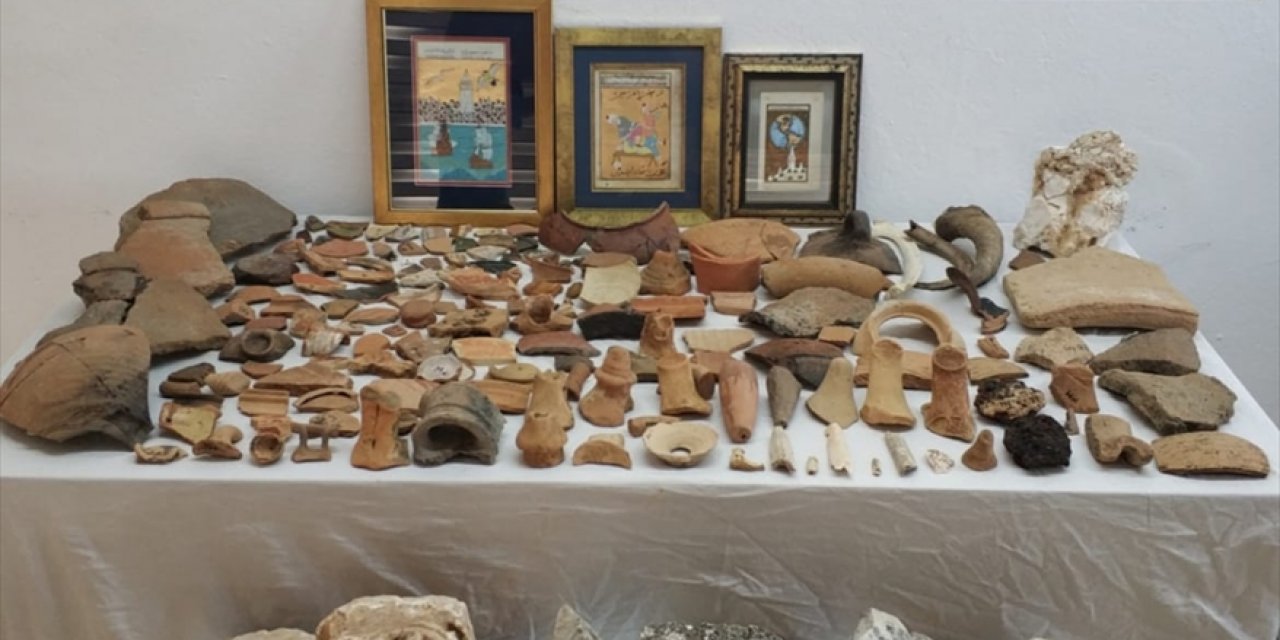 Antalya'da Likya Ve Roma Dönemine Ait Olduğu Değerlendirilen 274 Tarihi Eser Ele Geçirildi