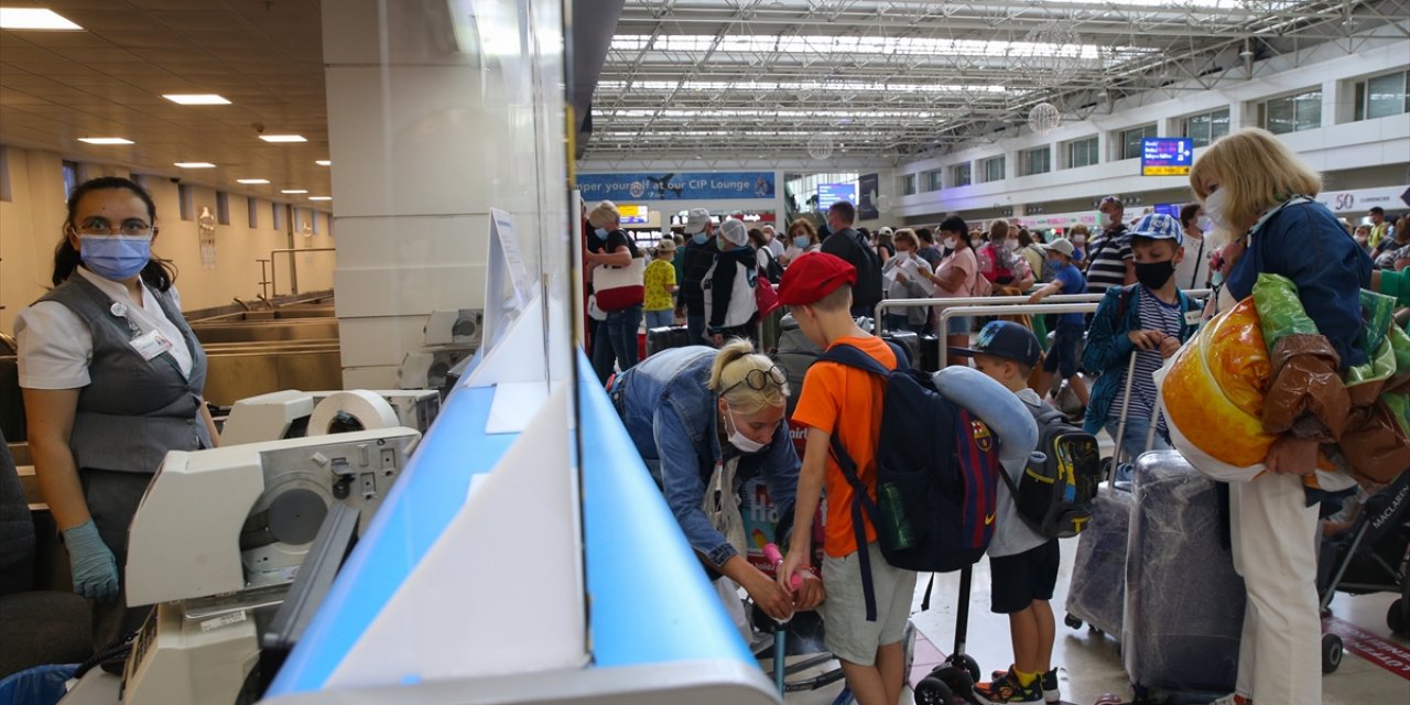 "Turizmin Başkenti" Antalya'da Hava Yolu Trafiği Haziranda Hareketlendi