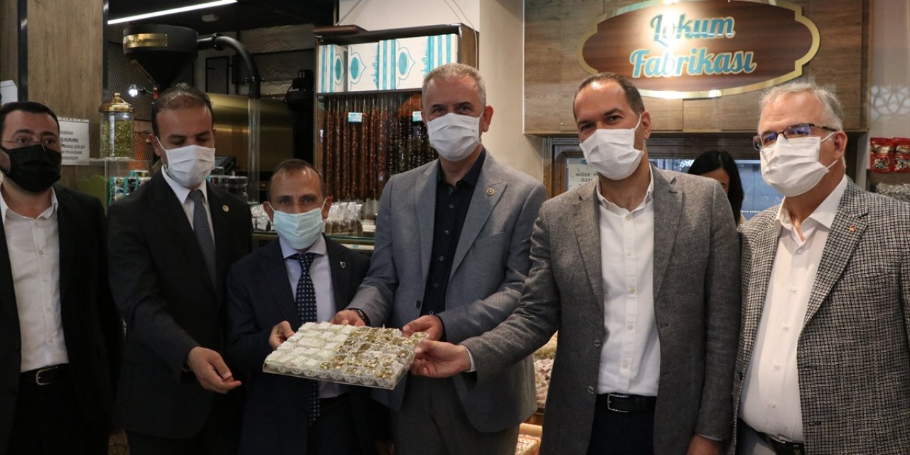 Niğde'de Elmalı Lokum Ve Baklava Üretildi