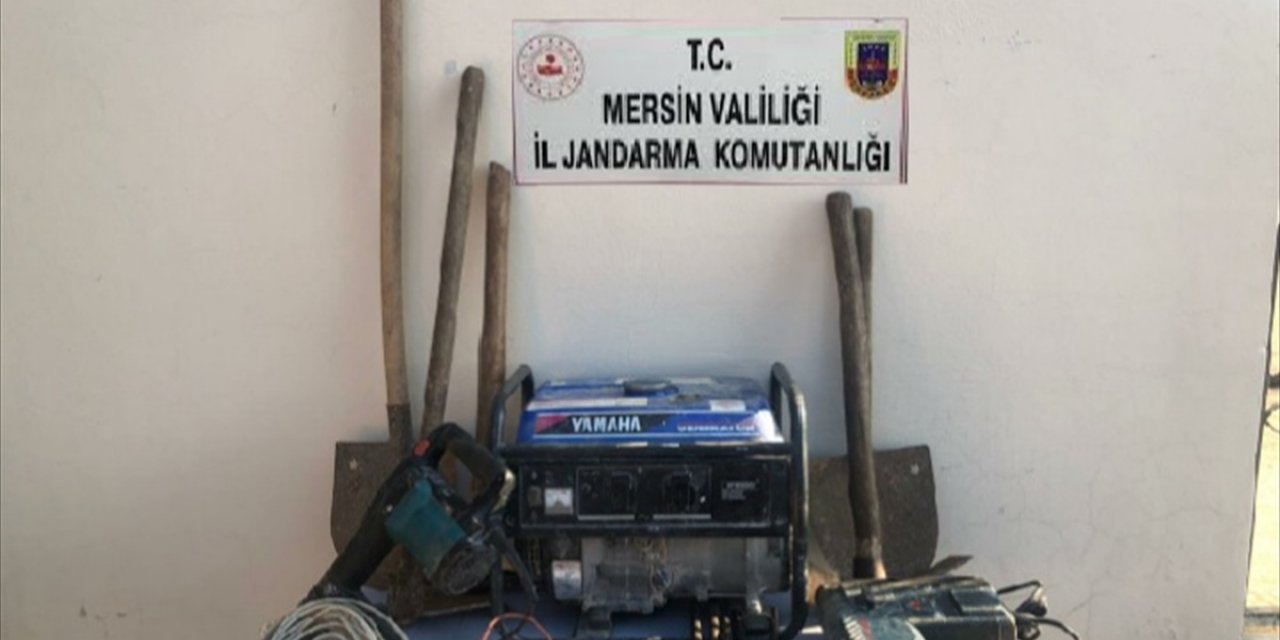 Mersin'de Kaçak Kazı Yapan 8 Kişi Yakalandı