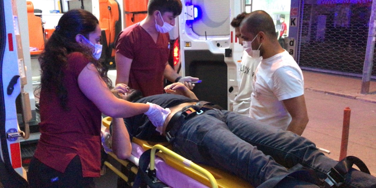 Antalya'da İki Grup Arasında Silahlı Kavga: 2 Yaralı