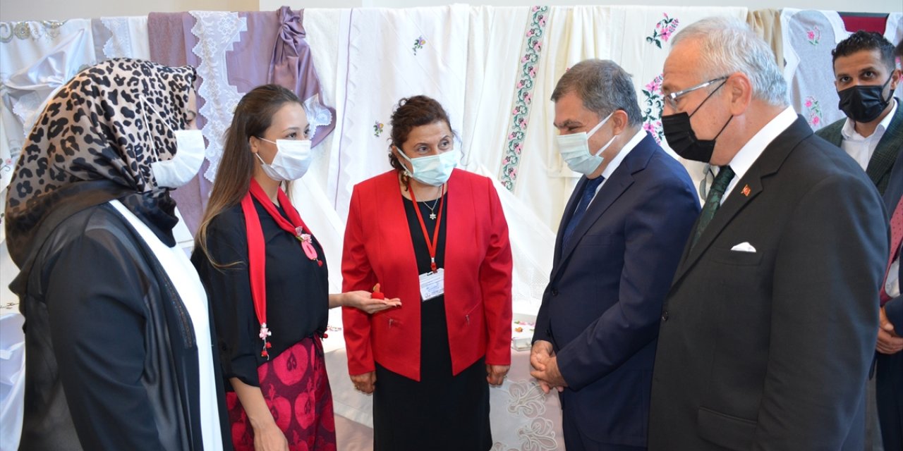 Karaman'da "el Sanatları Karma Sergisi" Açıldı