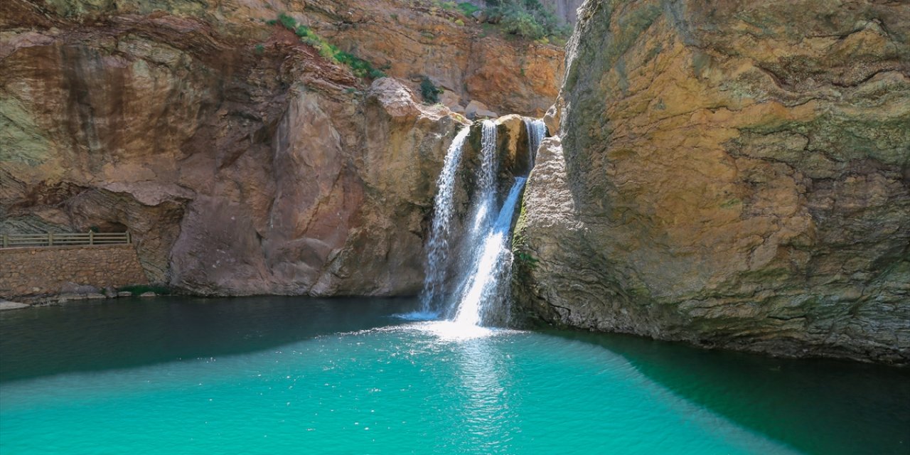 Doğaseverlerin Uğrak Noktası: Çetmi Şelalesi
