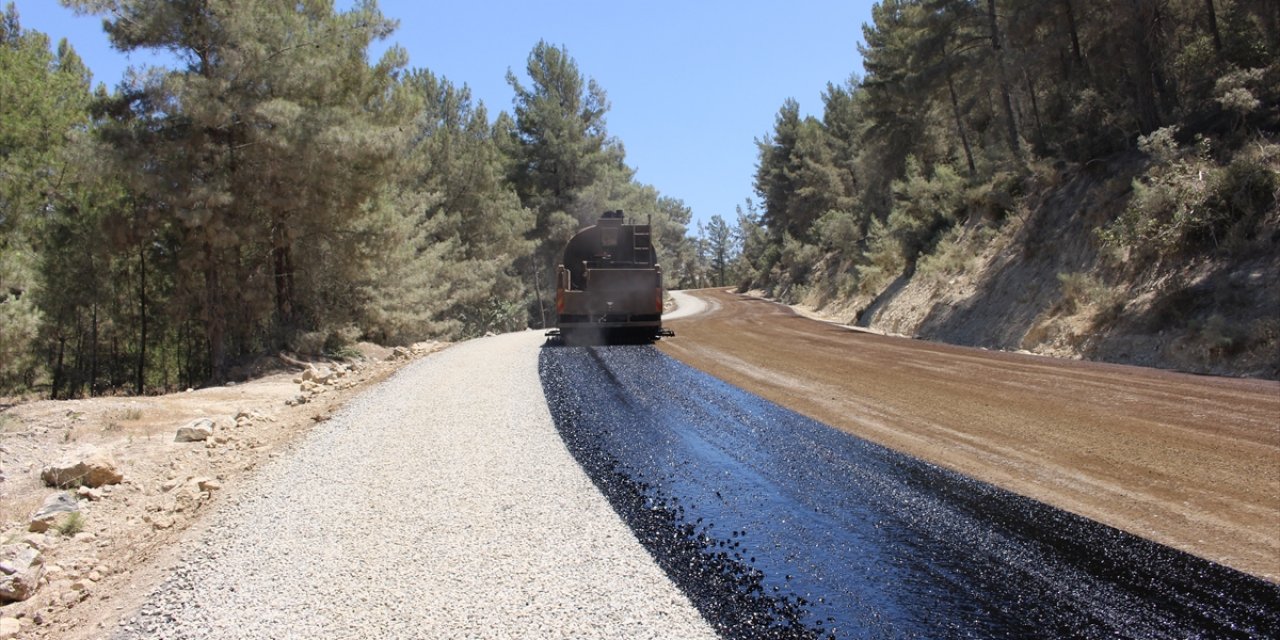 Üç İlçenin Kullandığı Yol Asfaltlanıyor