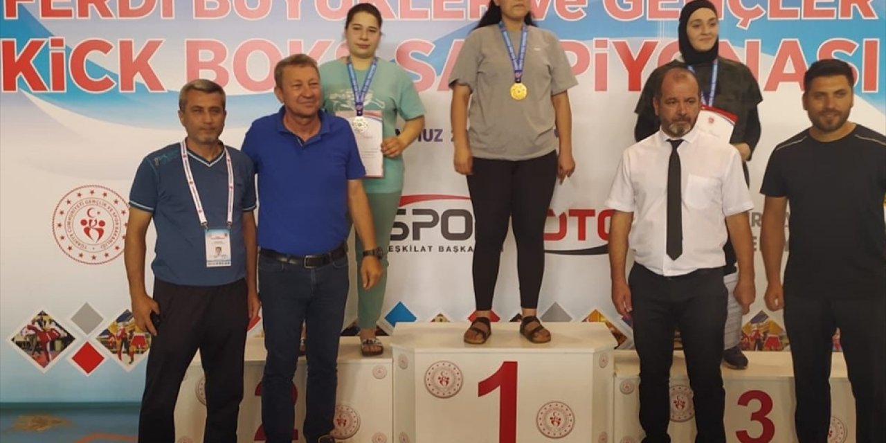 Karatay Belediyesporlu Gençler, "Türkiye Ferdi Büyükler Ve Gençler Kick Boks Turnuvası"ndan Dereceyle Döndü