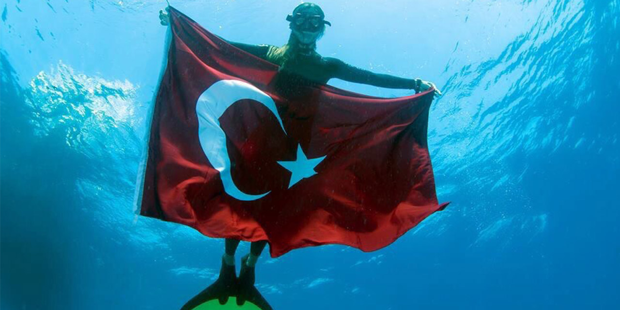 Şahika Ercümen, Bahamalar’da Türkiye Rekoru Kırdı!