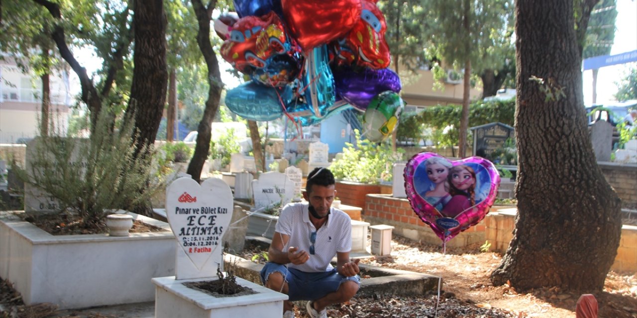 Antalya'da Baloncunun Çocuk Mezarlarına İlginç Hediyesi