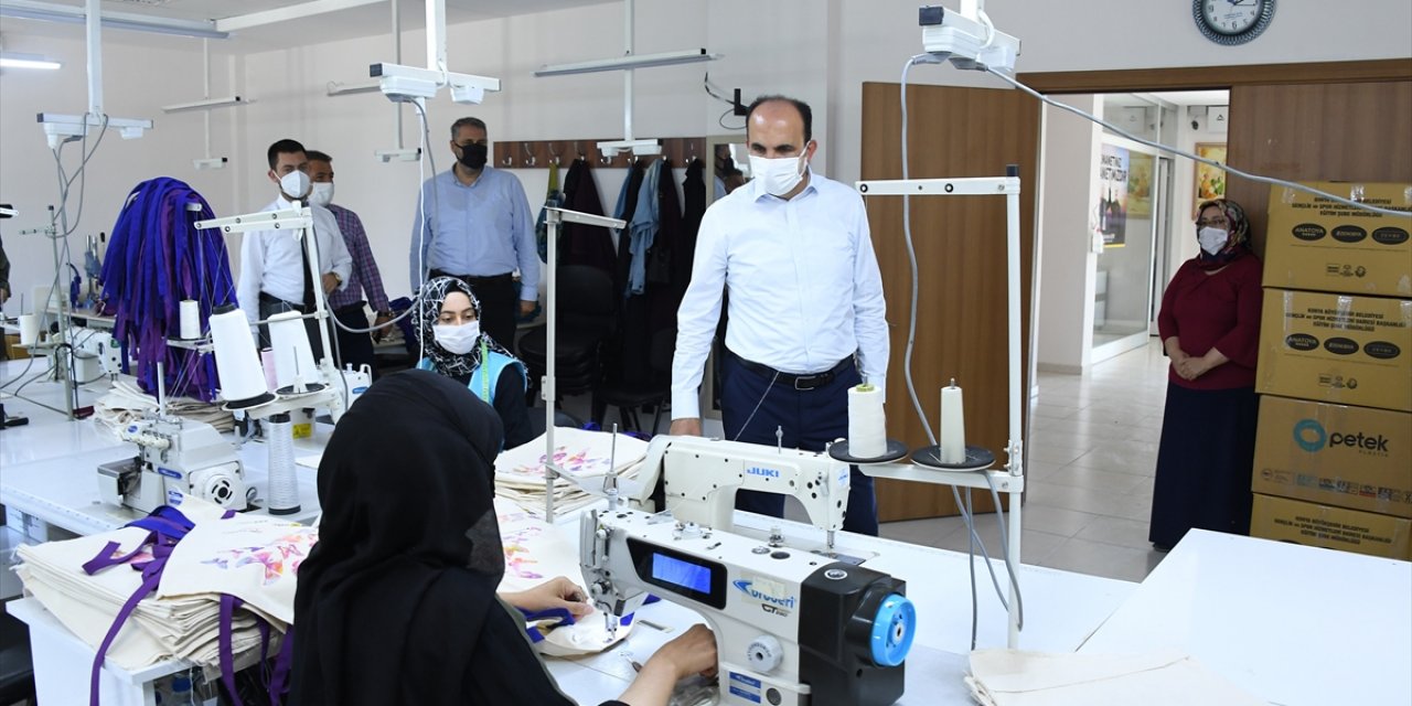 Konya Büyükşehir Belediye Başkanı Altay KOMEK'te Üretim Yapan Kursiyerlerle Buluştu