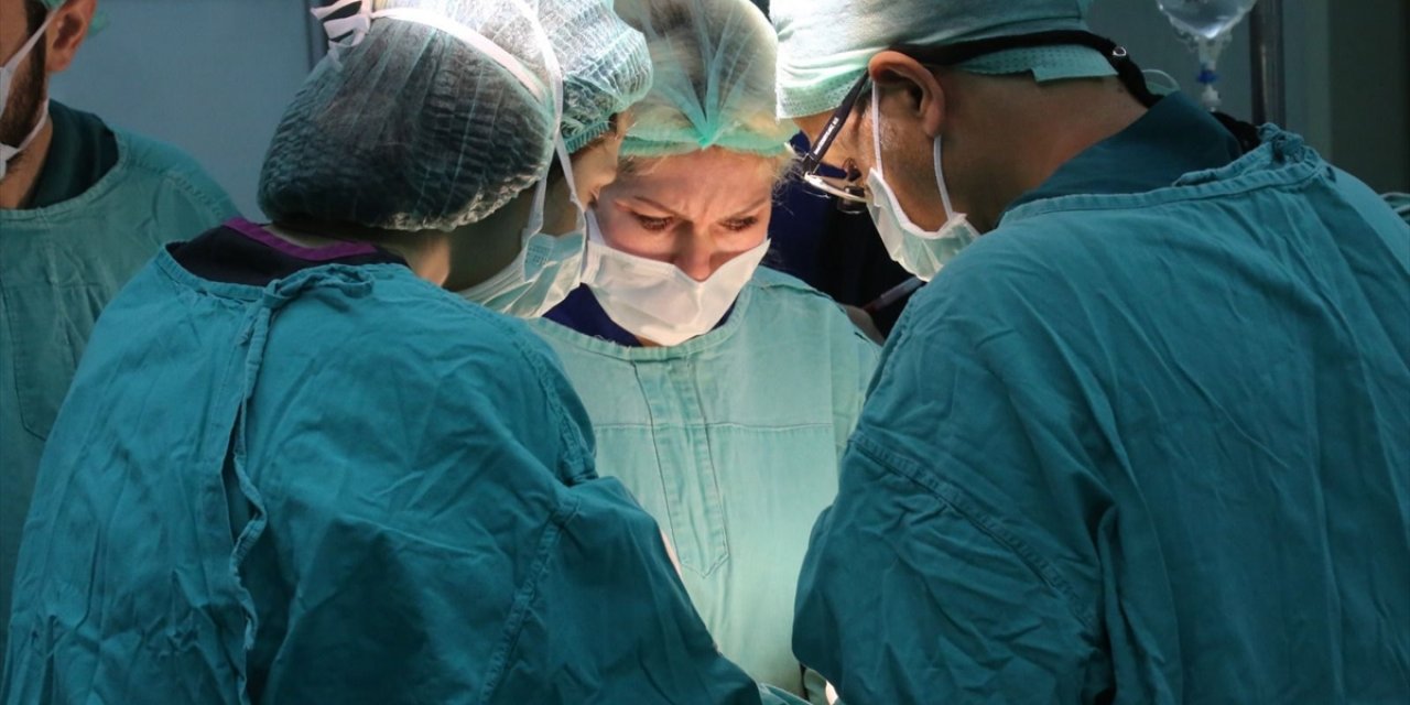 Akdeniz Üniversitesi'nde Türkiye'nin İkinci Rahim Nakli Gerçekleştiriliyor