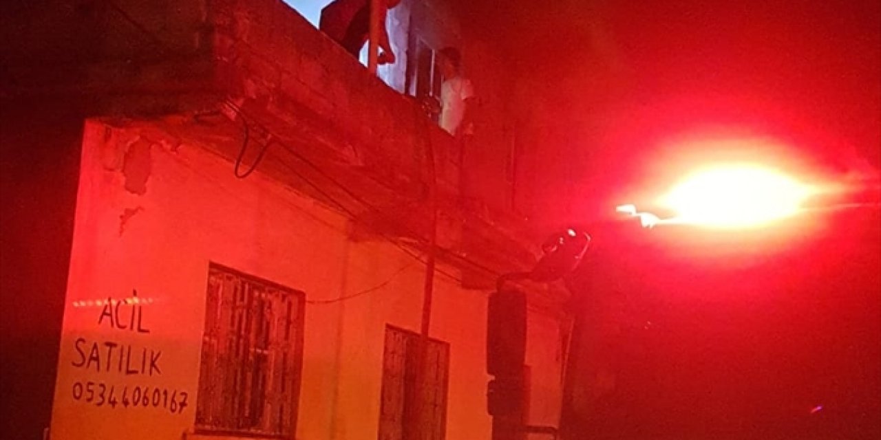 Mersin'de Evde Çıkan Yangın Hasara Neden Oldu