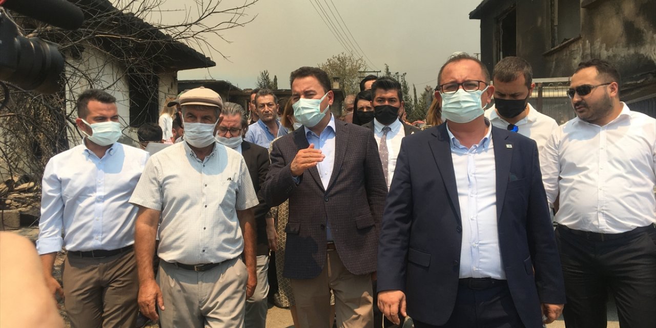 Deva Partisi Genel Başkanı Ali Babacan, Manavgat'ta Yangın Bölgesinde İncelemede Bulundu