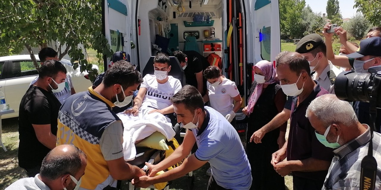 Fırat Kalkanı Bölgesinde Yaralanan Mehmetçik Baba Ocağında