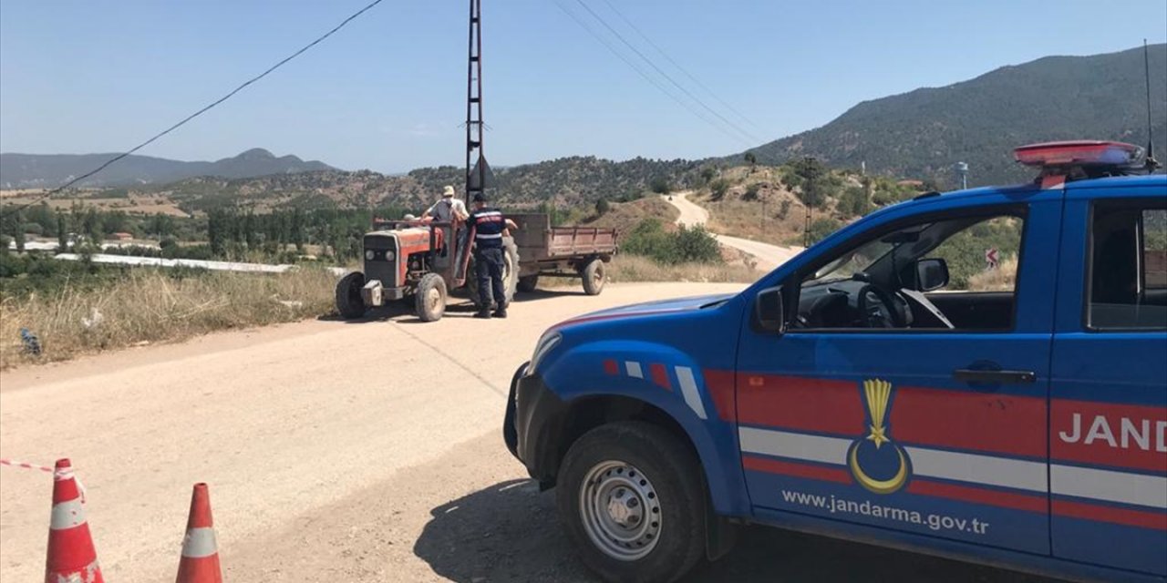 Eskişehir'de Bir Mahalle Kovid-19 Nedeniyle Karantinaya Alındı