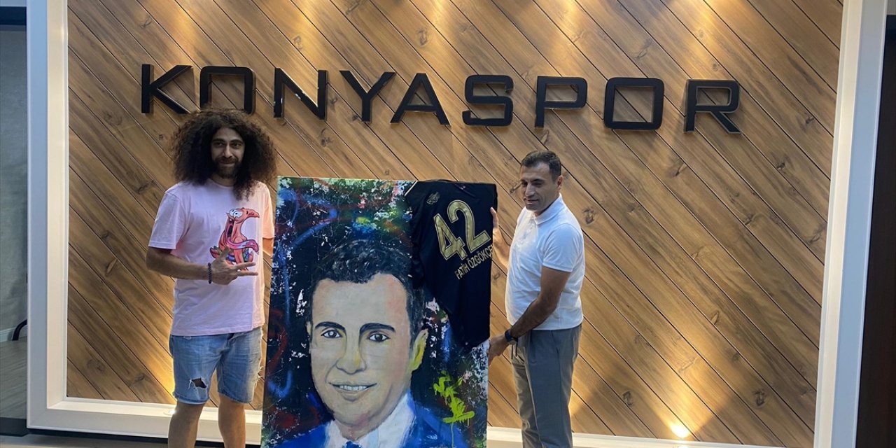 İsviçre'de Gurbetçiden, Konyaspor Başkanı Özgökçen'e Hediye Takdimi