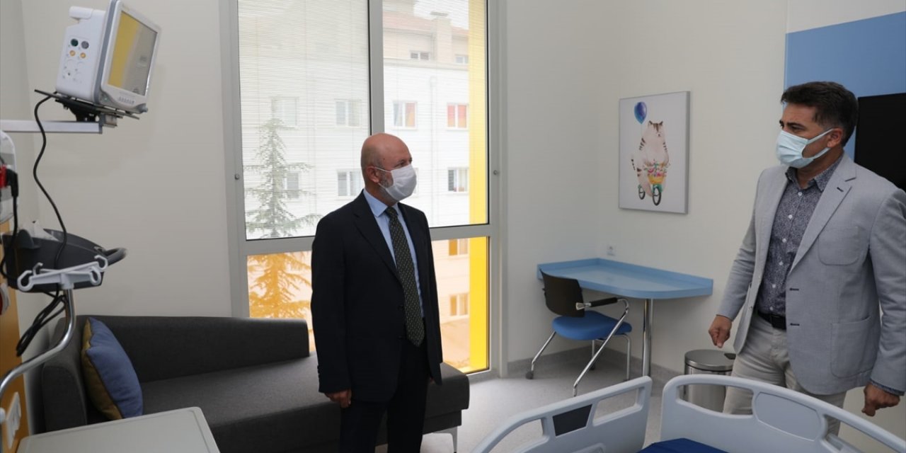 Çolakbayrakdar, Kanka Çocuk Hematoloji Ve Onkoloji Hastanesi'ni Ziyaret Etti