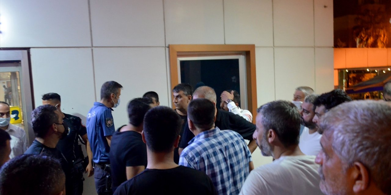 Mersin'de Yaşamını Yitiren Kovid-19 Hastasının Yakınları 3 Sağlık Çalışanını Darbetti