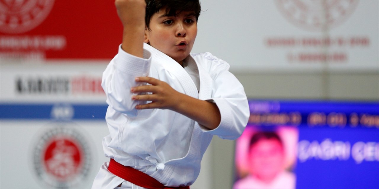 Türkiye Yıldızlar Karate Şampiyonası Kayseri'de Başladı