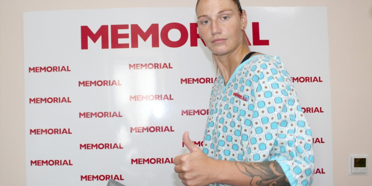 Bellona Kayseri Basketbol'un Yeni Transferleri Siksniute Ve Brezinova Sağlık Kontrolünden Geçirildi