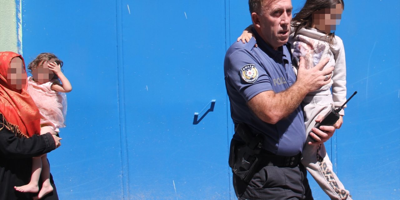 Kayseri'de Eşi Ve Çocuklarını Rehin Alıp Evi Yakmaya Çalışan Yabancı Uyruklu Kişi Gözaltına Alındı