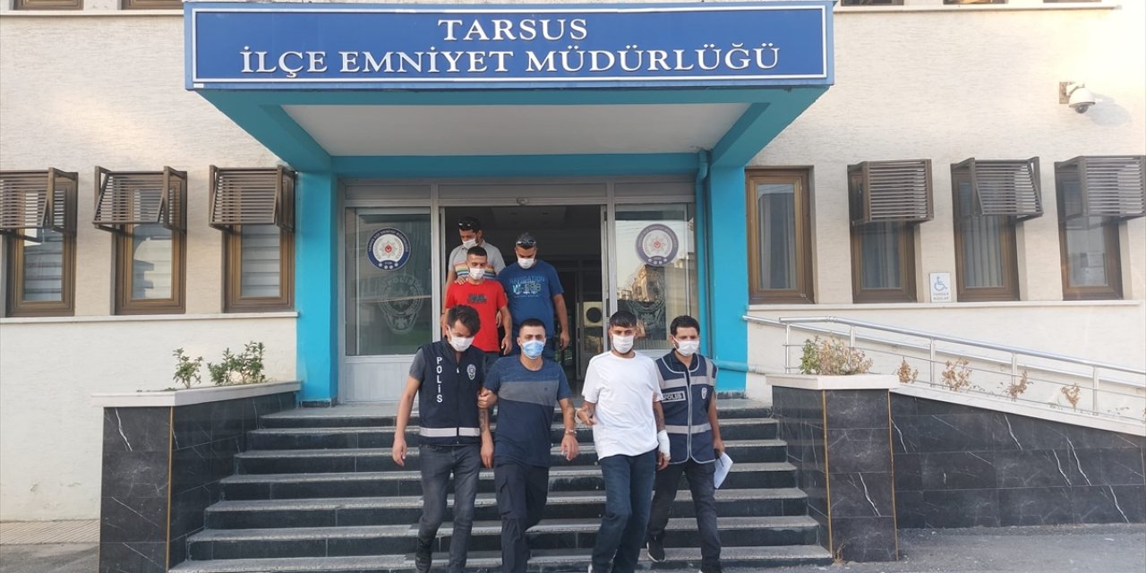 Mersin'de Bıçaklı Saldırı Zanlıları Tutuklandı