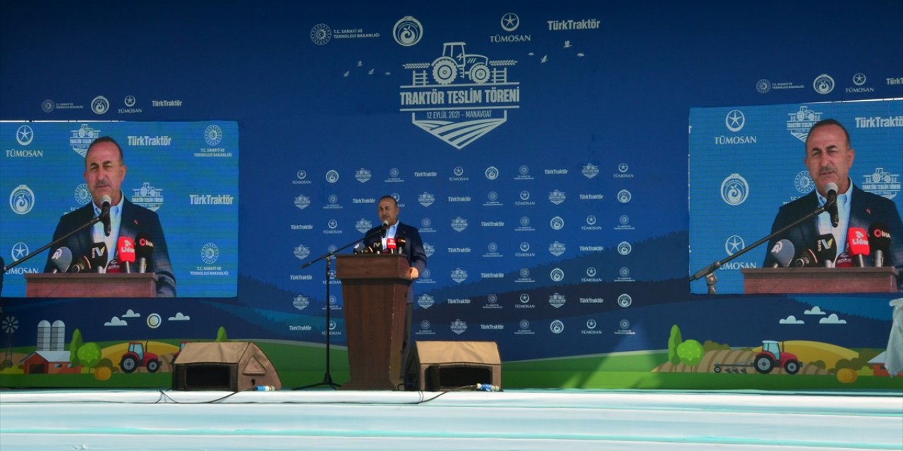 Manavgat'taki Orman Yangınından Zarar Gören Çiftçiler, Yeni Traktörlerine Kavuştu