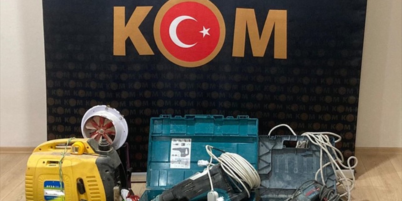 Niğde'de İzinsiz Kazı Yapan 4 Kişi Suçüstü Yakalandı