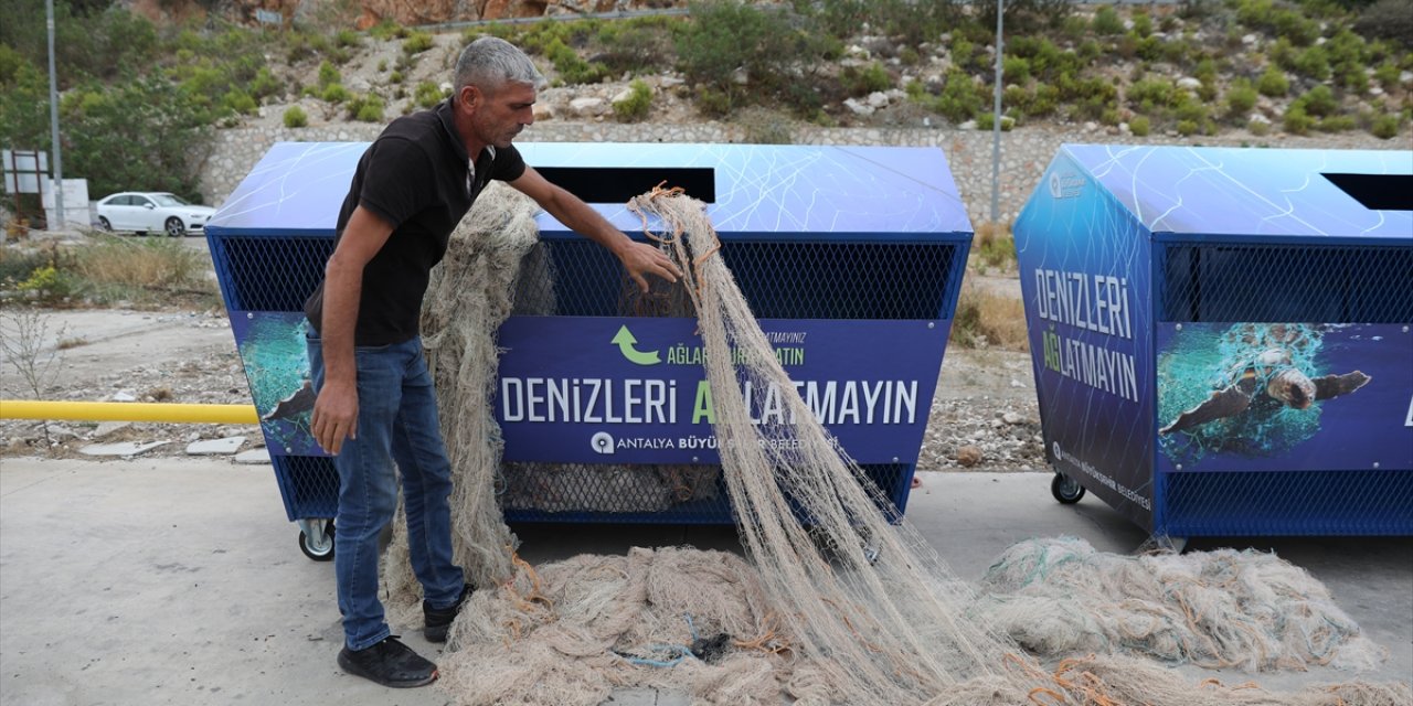 Antalya'da Deniz Canlılarına Zarar Veren "Hayalet Ağlar" Konteynerde Toplanacak
