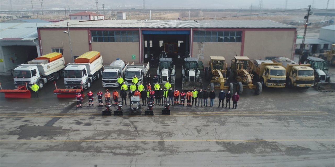 Niğde Belediyesi Ekipleri, Karla Mücadeleye Hazır