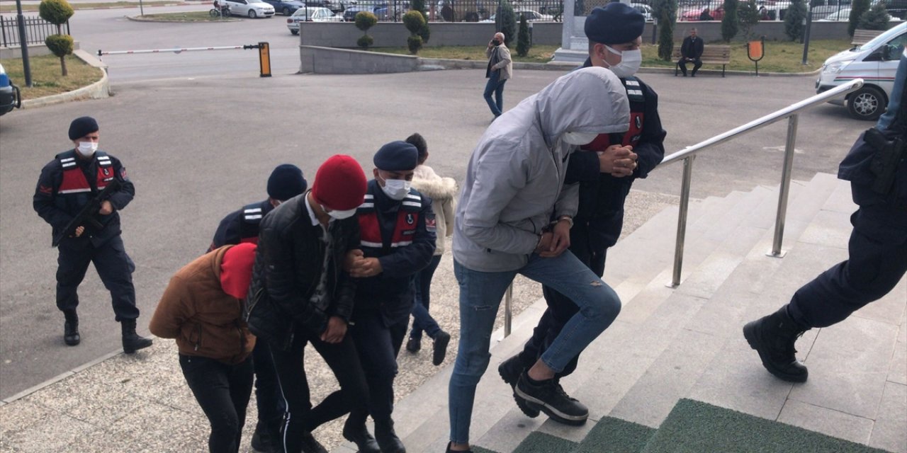 Karaman'da Bağ Evlerine Dadandılar