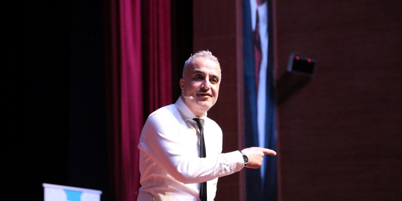 Niğde'de Yapımcı Ve Sunucu Bekir Develi Söyleşiye Katıldı