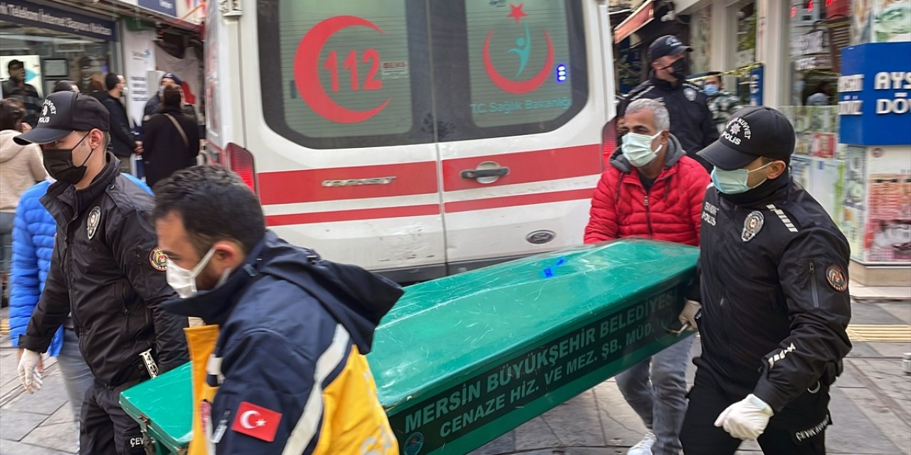Mersin'de Sokakta Bir Kadını Öldüren Zanlı İntihar Etti