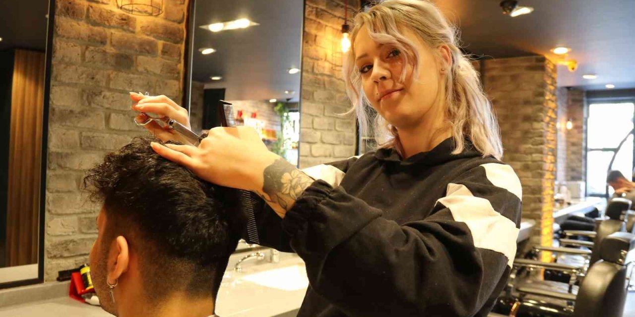 Erkek Saçı Kadınlara Emanet