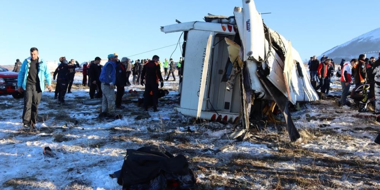 Kayseri’de 2 Öğrencinin Öldüğü Korkunç Kazanın Görüntüsü Ortaya Çıktı